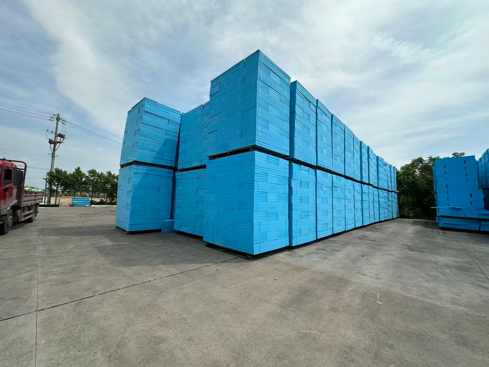 武汉挤塑板厂家怎么选？看这几个标准避免踩坑