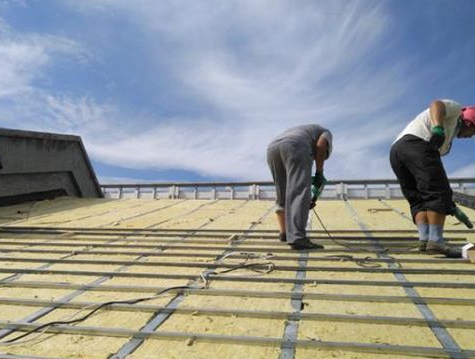 屋面岩棉板施工